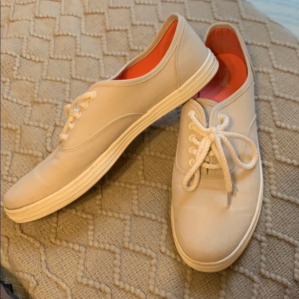 Mossimo Tennies